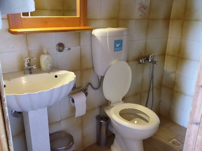 Bathroom 3, Exclusive Cottages in a Quiet Oliverove Near the sea, Crete