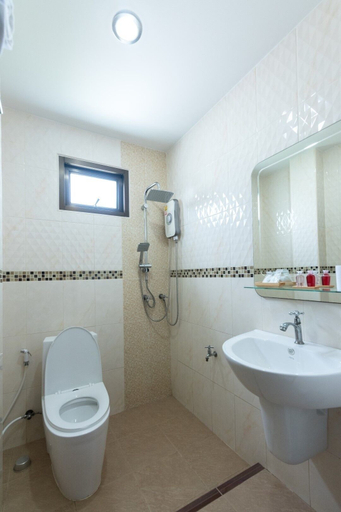 Bathroom 4, T.Y. Airport Inn, Pulau Phuket