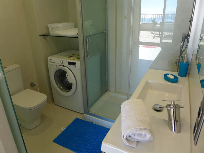 Bathroom 3, Apartamento Castell - A175, Girona