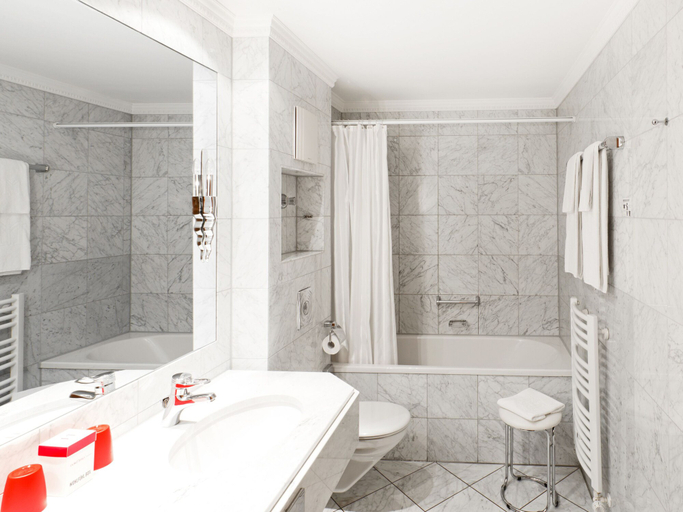 Bathroom 5, Dormero Hotel Halle, Halle (Saale)