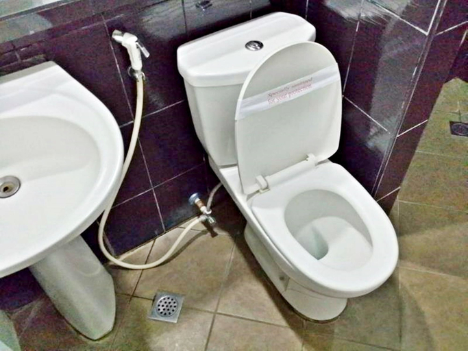 Bathroom 3, Orchids Drive Inn Hotel and Restaurant, Pasig City