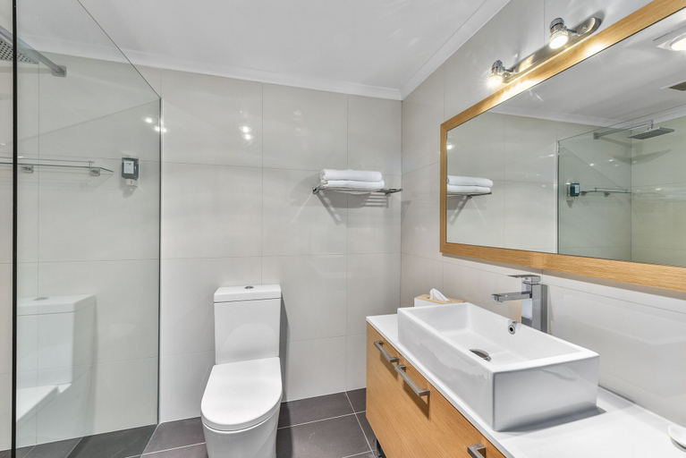Bathroom 5, Southgate Motel, Mount Gambier