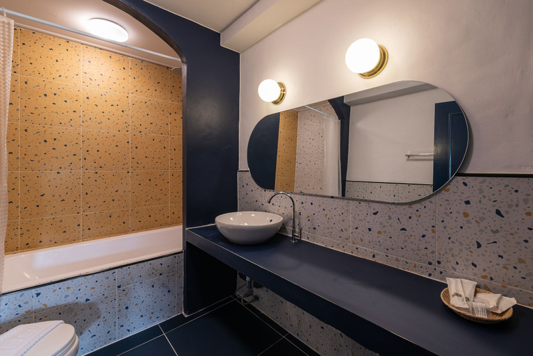 Bathroom 4, The Mellow Pillow at Chiang Mai Gate, Muang Chiang Mai