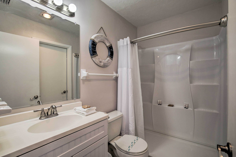 Bathroom 4, Condo w/ Pool Access < 4 Miles to Siesta Key Beach, Sarasota