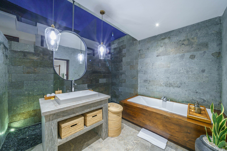 Bathroom 4, Villa Karishma, Badung