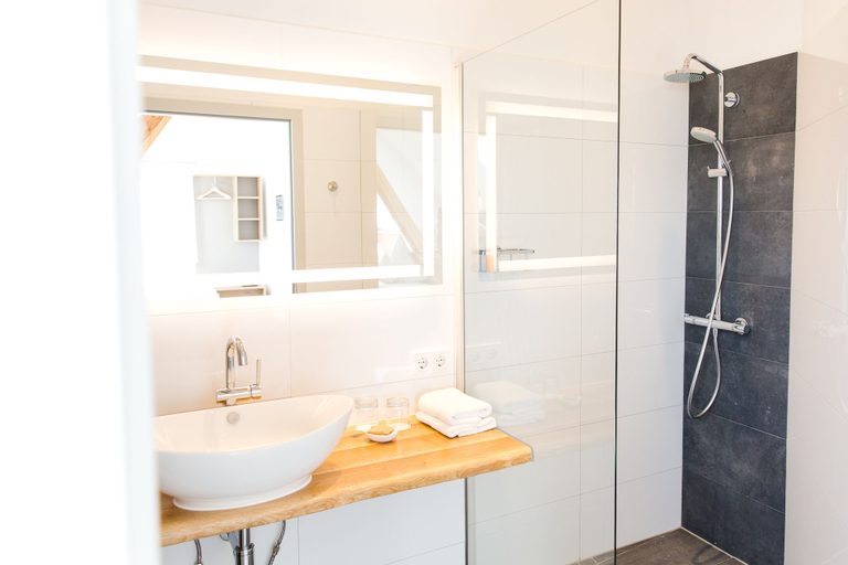 Bathroom 3, Brüngers Landhaus, Herford