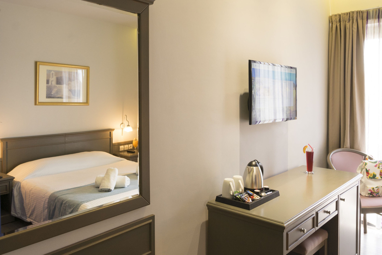 Bedroom 2, Castello City Hotel, Crete