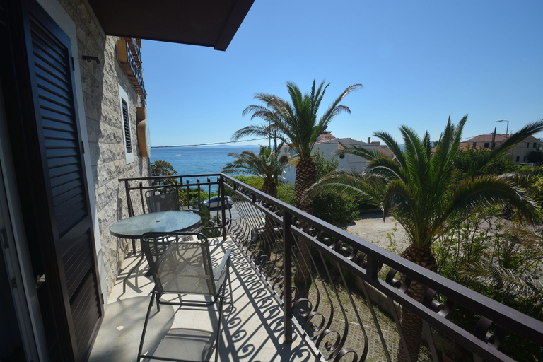 Others 5, Restaurant Pension Dioklecijan, Podstrana