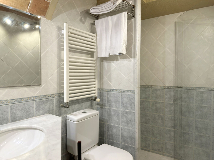 Bathroom 3, Mas Vilá, Girona