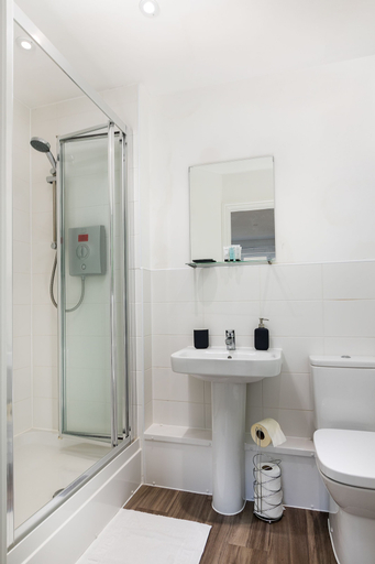 Bathroom 3, Hertford Serviced Apartments, Hertfordshire