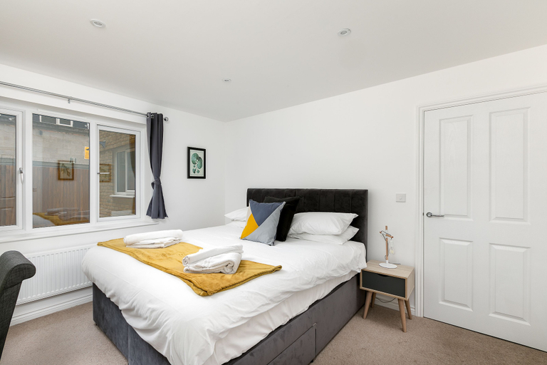 Bedroom 2, Hertford Serviced Apartments, Hertfordshire