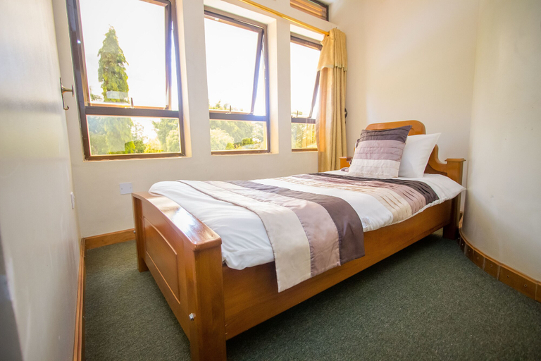 Bedroom 3, Crown Suites Hotel, Mbale