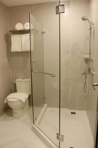 Bathroom 5, Playa Azul Baler, Baler