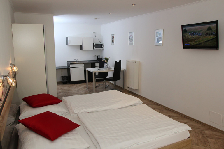 Bedroom 3, Pension am Donaubogen, Regensburg