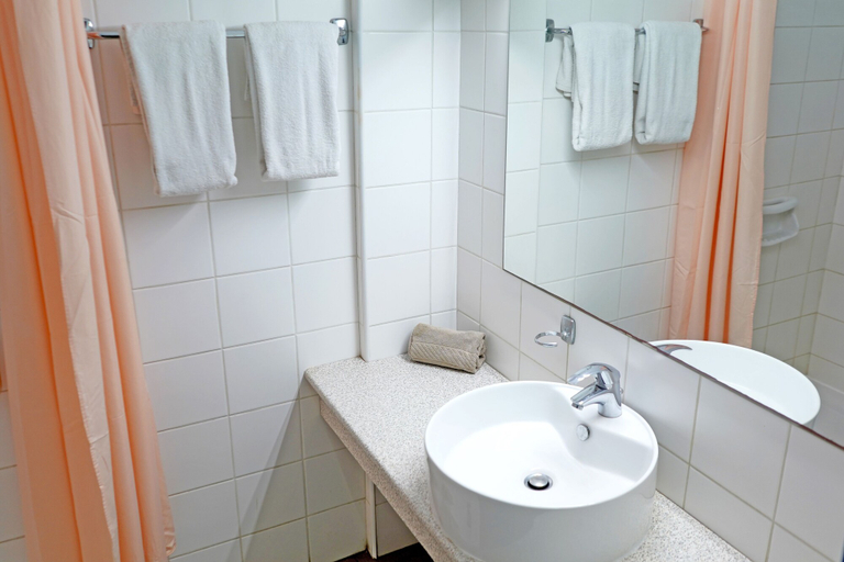 Bathroom 5, Green Bungalows Hotel Apartments