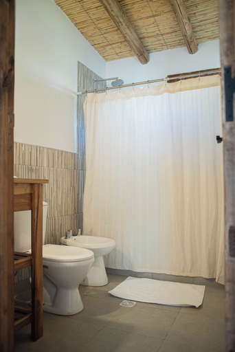 Bathroom 3, Loma Puskana-Casas, Cachi