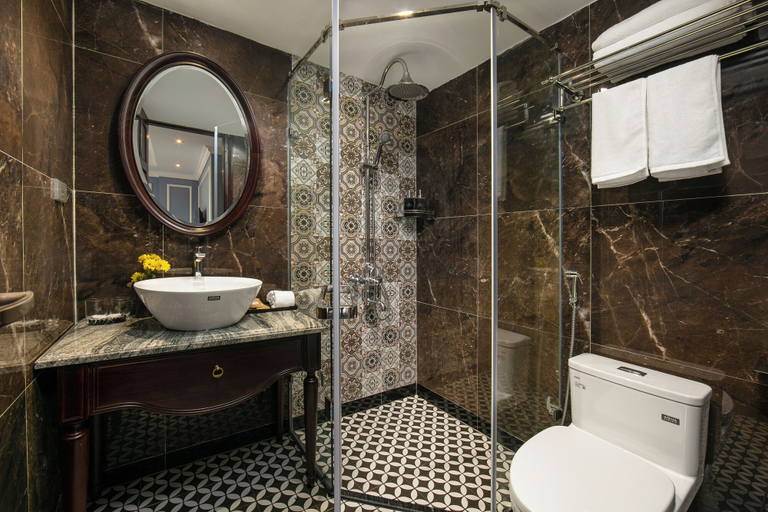 Bathroom 5, Romantique Hotel De Hanoi, Hoàn Kiếm