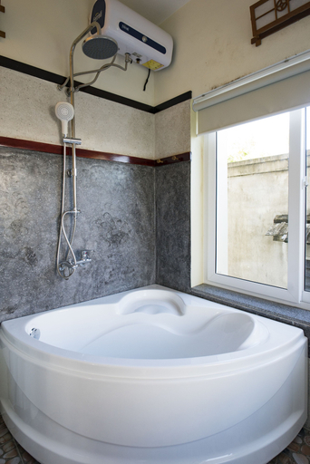 Bathroom 4, Villa De Van, Da Nang
