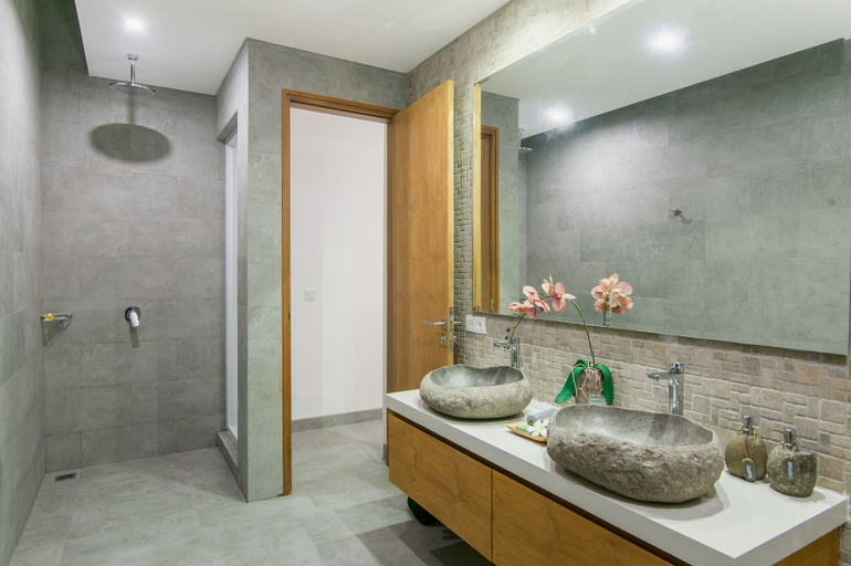 Bathroom 3, Villa Kobe, Badung