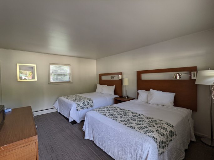 Bedroom 3, Perry's Motel and Cottages, Carroll