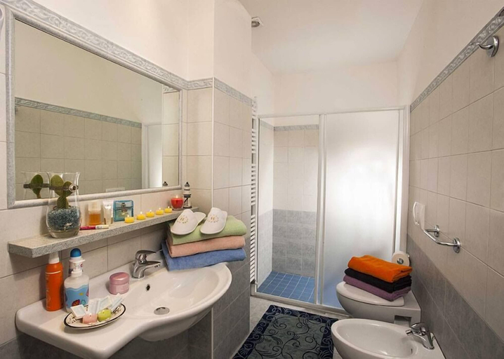 Bathroom 3, Hotel Alda Amelia, Rimini