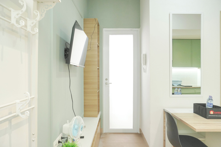 Bedroom 3, Cozy Living And Homey 2Br Tokyo Riverside Pik 2 Apartment, Tangerang
