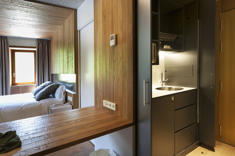 Bedroom 4, Palacio de Yrisarri by IrriSarri Land, Navarra