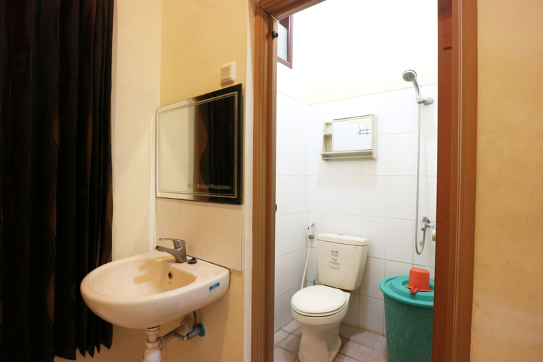 Bathroom 4, Hotel Syariah Walisongo, Surabaya