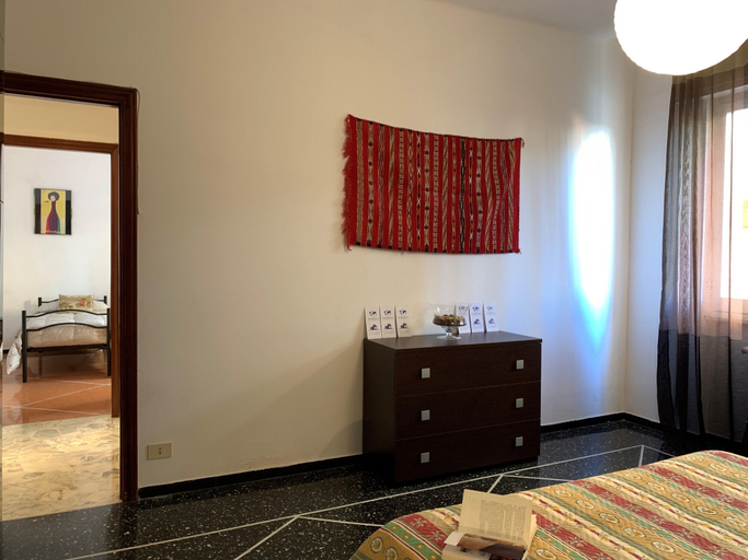 Room 3, House Dinigi, Genova