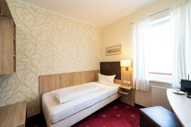 Bedroom 4, Wilhelmshaven Ahoi, Sure Hotel Collection by Best Western, Wilhelmshaven