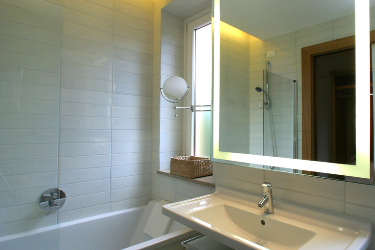Bathroom 5, Rota Suites, Napoli