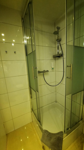 Bathroom 5, Hotel Merlin, Köln