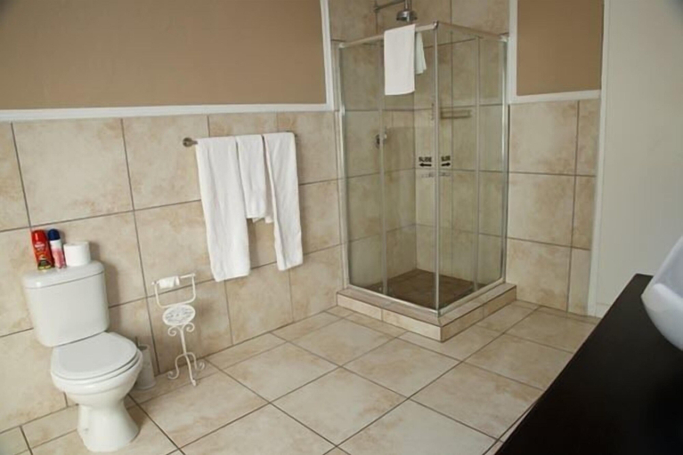 Bathroom 3, Stay-a-While, Ekurhuleni