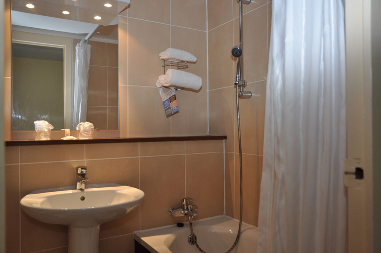 Bathroom, Hôtel Inn Design Le Havre Nord Montivilliers, Seine-Maritime