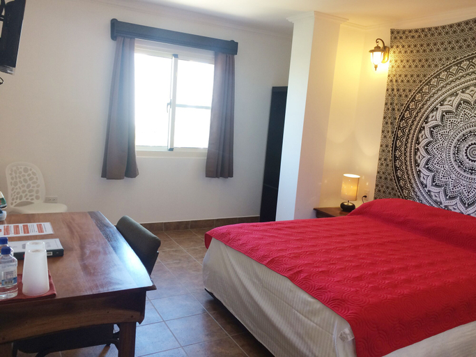 Bedroom 3, Easy Inn