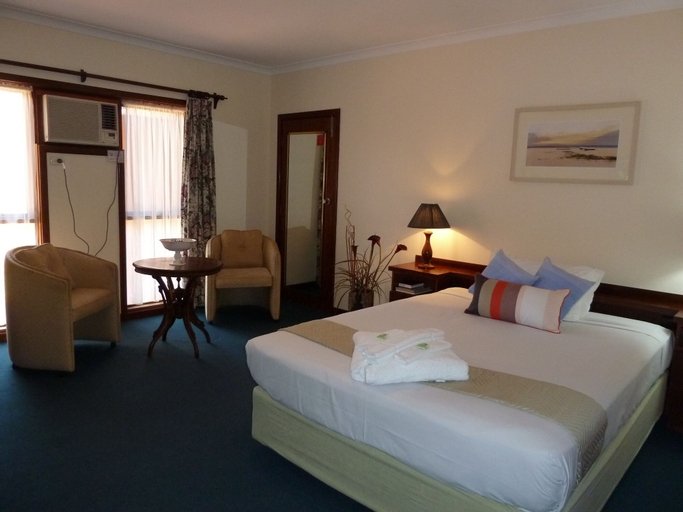 Bedroom 4, The Miners Rest Motel, Kalgoorlie/Boulder