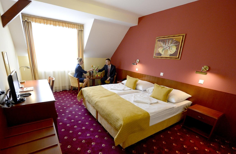 Bedroom 2, Hotel Tilia, Pezinok