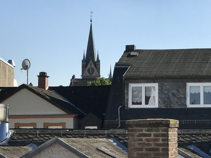 Exterior & Views 3