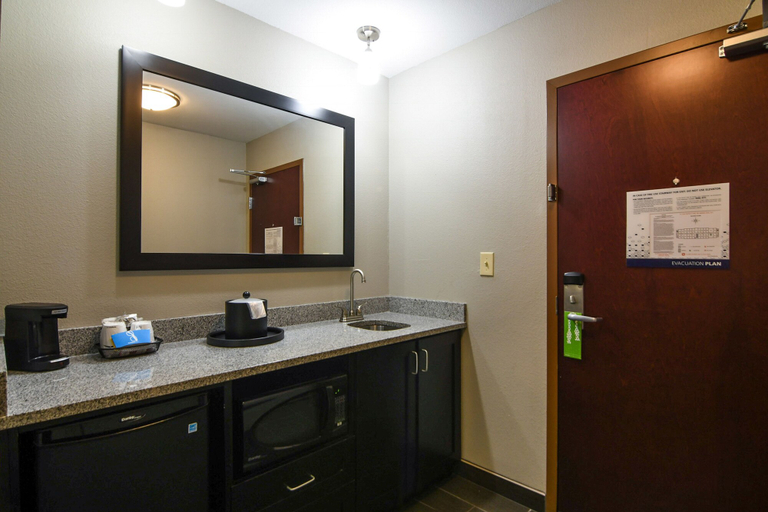 Bathroom 5, Hampton Inn Foley, Baldwin
