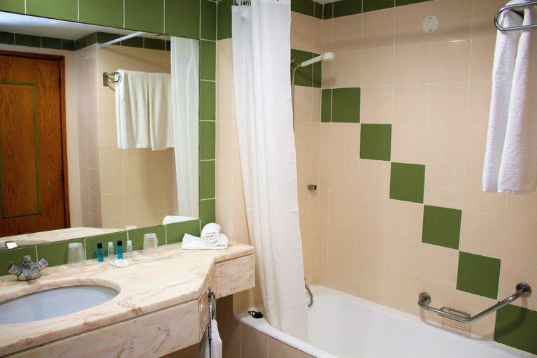 Bathroom 4, Ourabay Hotel Apartamento, Albufeira