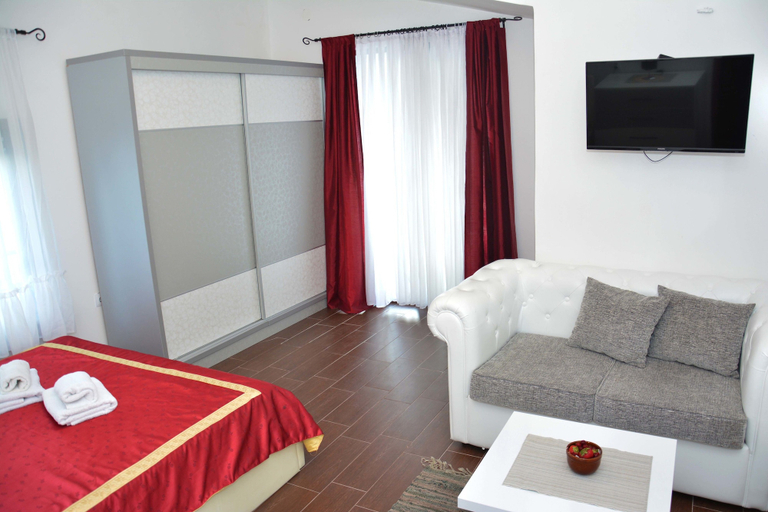 Bedroom 3, MaXhit Apartments