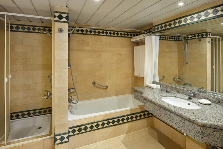 Bathroom 5, Sheraton Montazah Hotel, Al-Muntazah