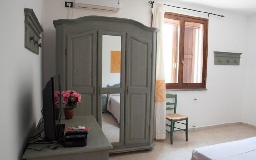 Bedroom 3, Residence Hotel Monte Ricciu, Sassari