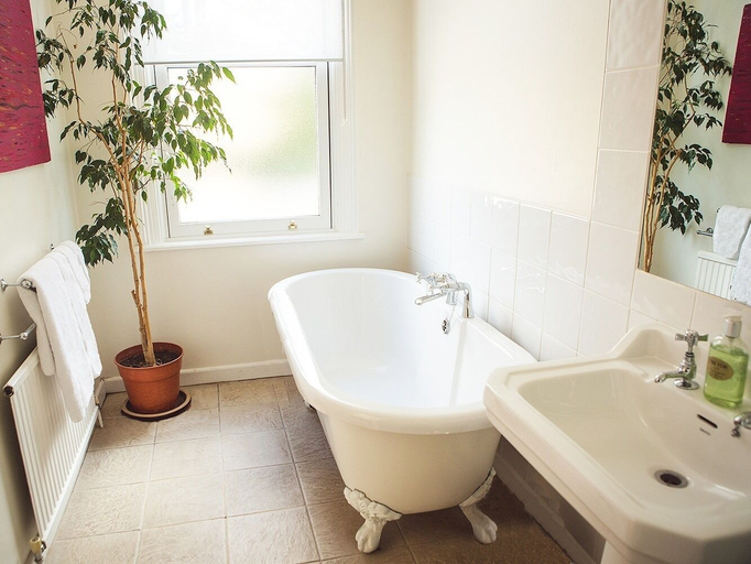 Bathroom 4, Somerville House, Herefordshire