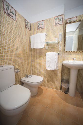 Bathroom 5, Hotel Alba, Soria