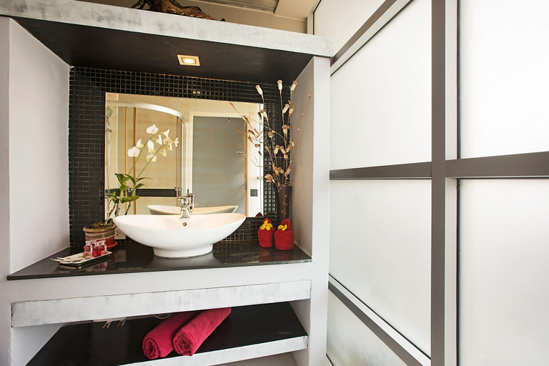 Bathroom 3, Enjoy Beach Hotel, Ko Samui