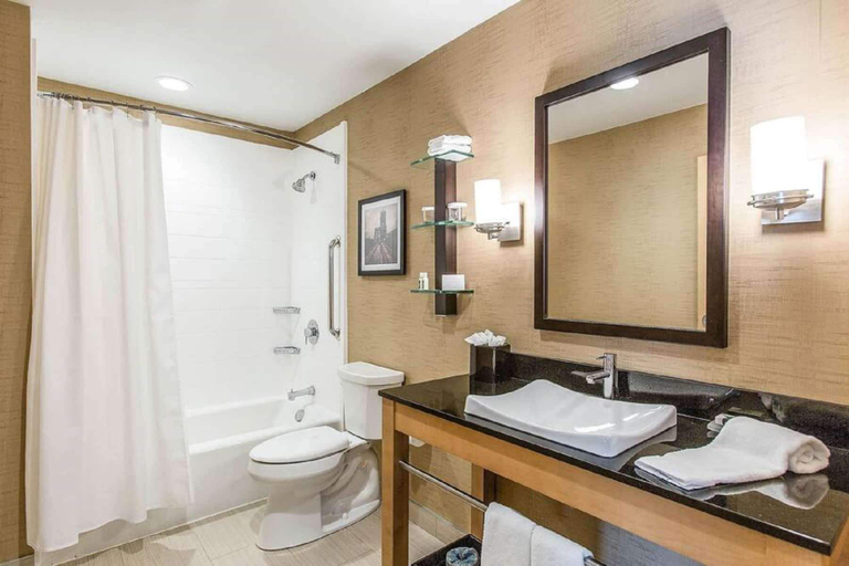 Bathroom 4, Wyndham Avon, Lorain