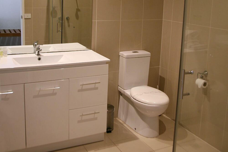 Bathroom 3, Footscray Motor Inn, Melbourne