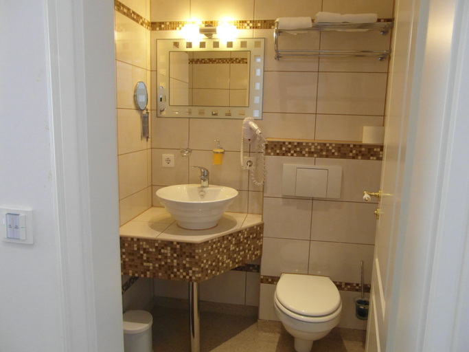 Bathroom 5, Pension am Donaubogen, Regensburg