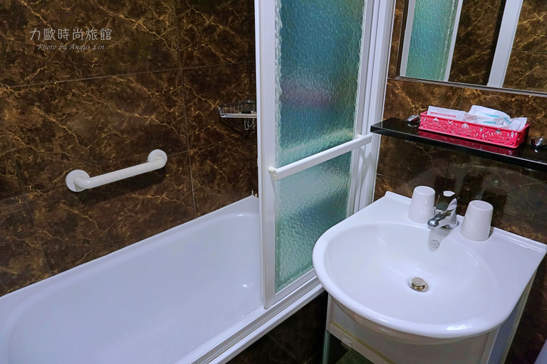 Bathroom 5, Lio Hotel, Taipei City